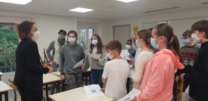 Stage de r&eacute;ussite au coll&egrave;ge : les 5e m&egrave;nent l'enqu&ecirc;te